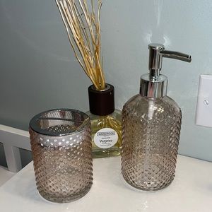 Light Pink Bathroom Decor